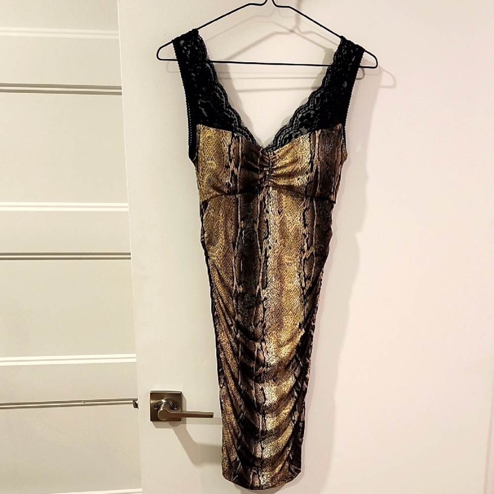 🔥 3/$25 🔥P2P 14" Snake Print Dress with Black Lace